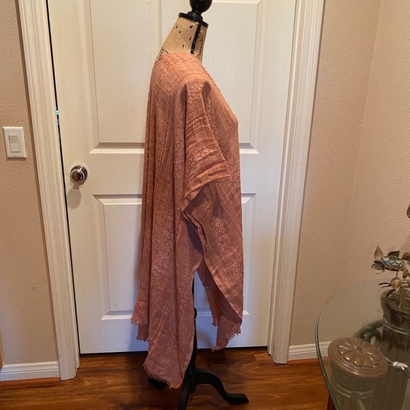 Light weight kimono, 100% polyester. - Picture 8 of 9